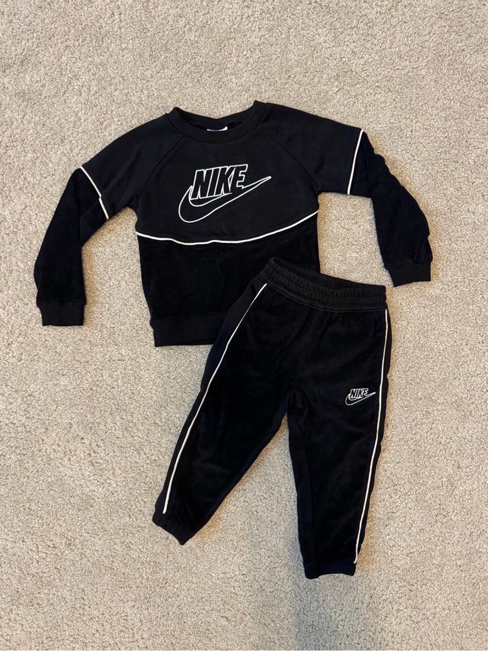 Nike Sportswear Amplify French Terry Crew Set